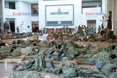 Gwardia Narodowa odpoczywa w Kapitolu