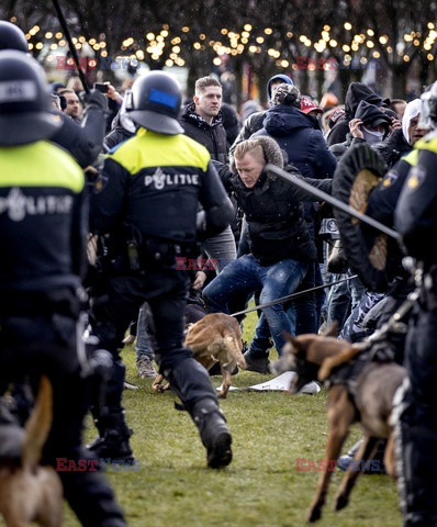 Starcia z policją podczas protestu w Amsterdamie