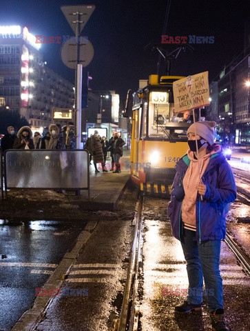 Otwarcie sezonu - protest antyrządowy w Warszawie
