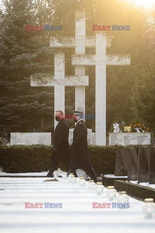 Prezydent Duda złożył kwiaty na grobach powstańców