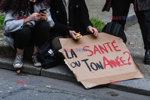 Demonstracja nauczycieli w Paryżu