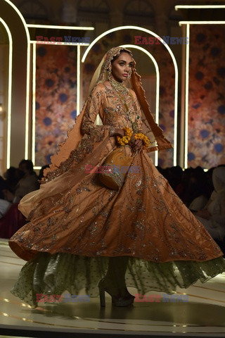 Pokazy mody ślubnej w Lahore
