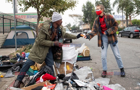 Pomoc bezdomnym w LA