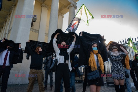 Protest przeciwko zmianie nazwy Ronda Dmowskiego