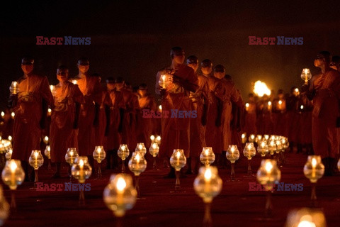 Święto Makha Bucha w Tajlandii