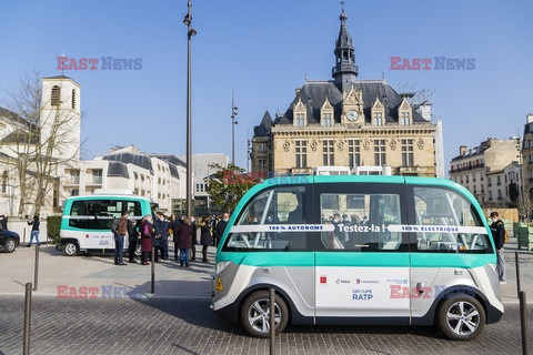 Autonomiczny autobus elektryczny w Paryżu