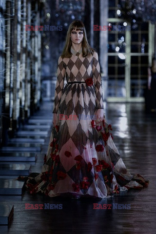 Pokaz Diora na Tygodniu Mody w Paryżu - zima 2021
