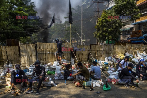 Gwałtowne protesty w Mjanmie - NYT