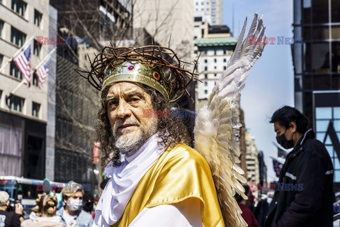 Doroczna parada Easter bonnet w Nowym Jorku