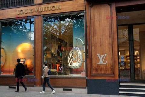 Sklep Louis Vuitton zamienił się w księgarnię