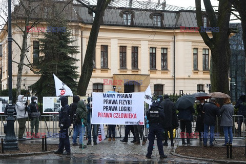 Demonstracja poparcia dla Adama Bodnara pod TK
