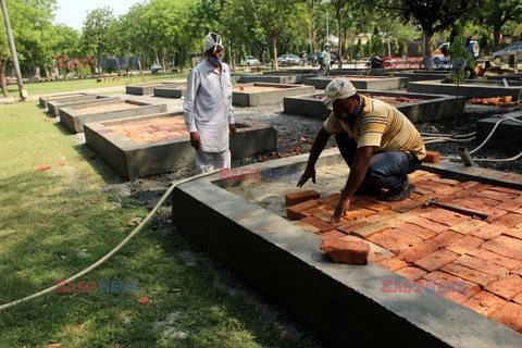 Masowe kremacje ofiar Covid 19 w Indiach