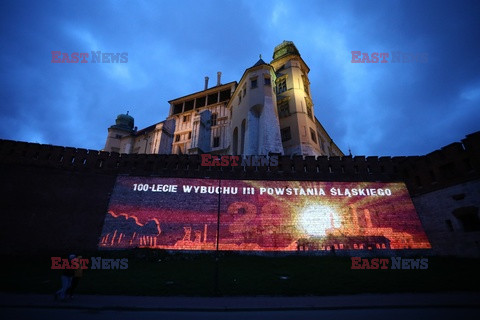 Projekcja na Wawelu z okazji 100. rocznicy wybuchu III Powstania Śląskiego