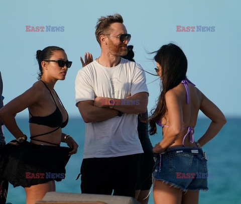 David Guetta z rodziną na plaży w Miami