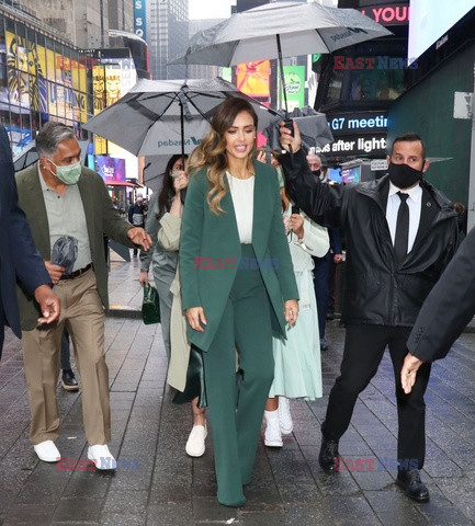 Jessica Alba otwiera giełdę w Nowym Jorku