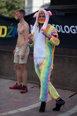 Dzień Przeciw Homofobii - pikieta przy kościele św. Krzyża