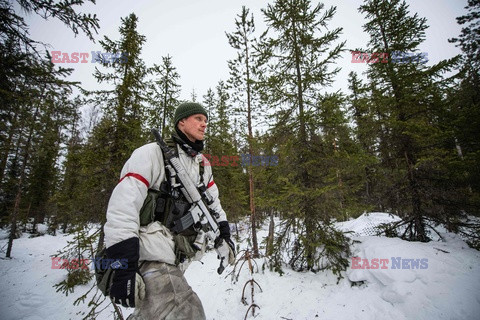 Trening szwedzkich żołnierzy przed wyprawą na Arktykę - AFP