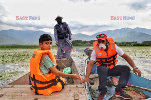 Życie nad jeziorem Wular na północy Indii
