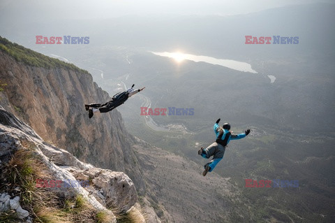 Base jumping w Trento - AFP