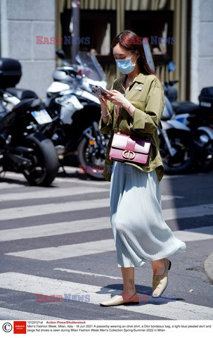 Street fashion na Tygodniu Mody Męskiej w Mediolanie - lato 2022