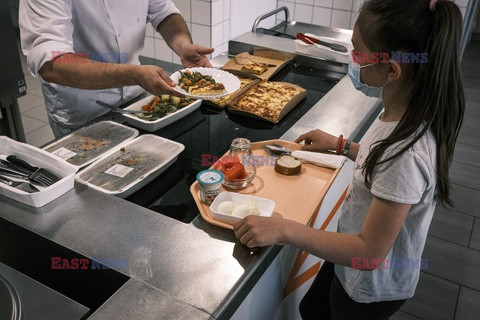 W szkolnych stołówkach w Lyonie tylko żywność ekologiczna - AFP