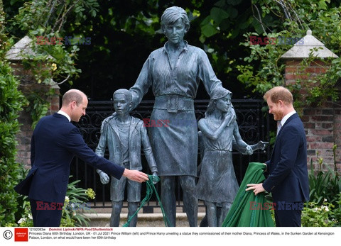 Harry i William odsłonili pomnik Diany