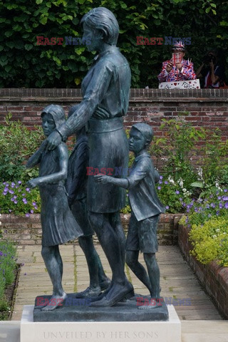 Harry i William odsłonili pomnik Diany