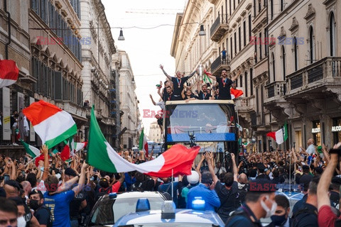Reprezentacja Włoch przyleciała do Rzymu z pucharem