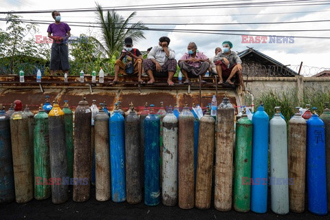 Niedobory tlenu w Mjanmie - AFP