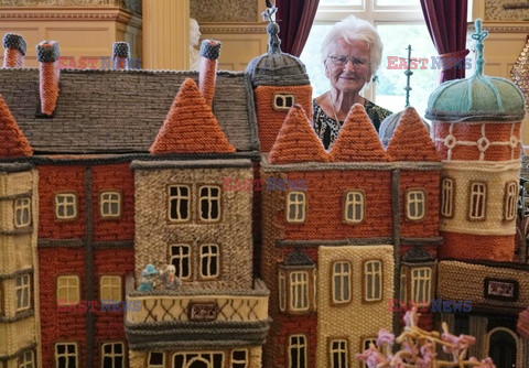 Posiadłość królowej w Sandringham wykonana z włóczki