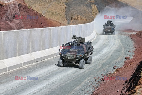 Tureckie wojska strzegą granic