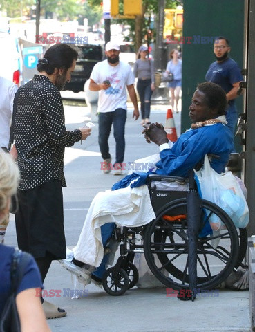 Marc Jacobs wspiera inwalidę