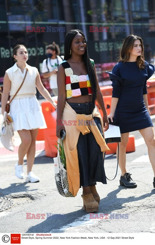 Street fashion na Tygodniu Mody w NY - lato 2021
