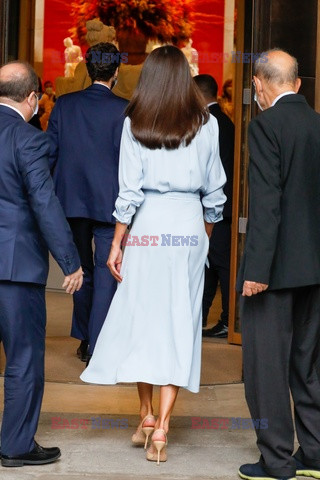 Królowa Letizia w błękitnej sukience
