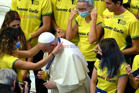 Papież Franciszek ze złotym medalem olimpijskim