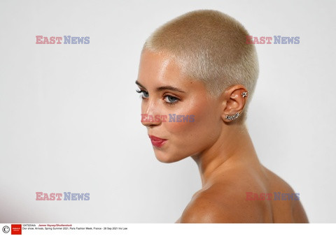 Goście na Tygodniu Mody w Paryżu - lato 2022