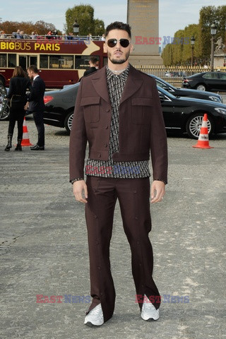 Goście na Tygodniu Mody w Paryżu - lato 2022