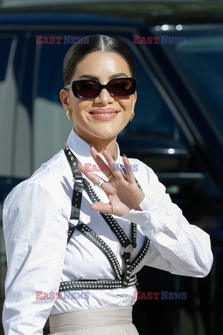 Goście na Tygodniu Mody w Paryżu - lato 2022