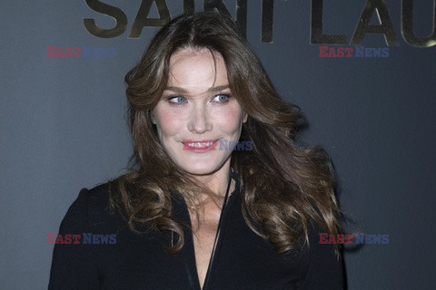 Goście na Tygodniu Mody w Paryżu - lato 2022