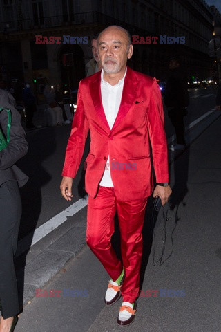 Goście na Tygodniu Mody w Paryżu - lato 2022