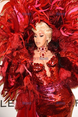 Goście na Tygodniu Mody w Paryżu - lato 2022