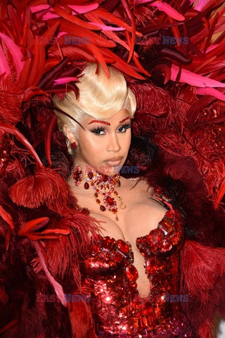 Goście na Tygodniu Mody w Paryżu - lato 2022