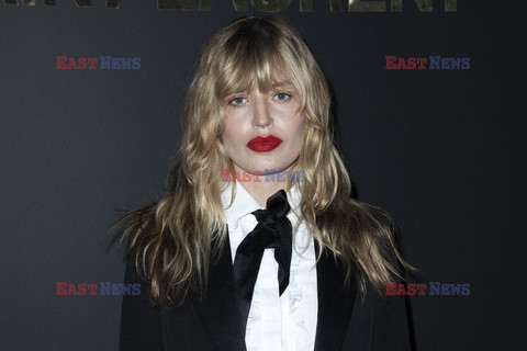 Goście na Tygodniu Mody w Paryżu - lato 2022