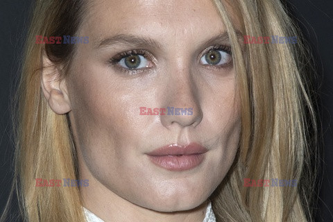 Goście na Tygodniu Mody w Paryżu - lato 2022