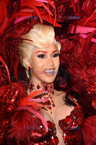 Goście na Tygodniu Mody w Paryżu - lato 2022