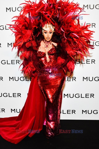 Goście na Tygodniu Mody w Paryżu - lato 2022