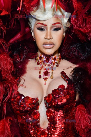 Goście na Tygodniu Mody w Paryżu - lato 2022