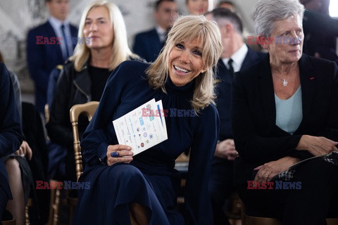 Goście na Tygodniu Mody w Paryżu - lato 2022