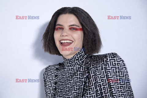 Goście na Tygodniu Mody w Paryżu - lato 2022