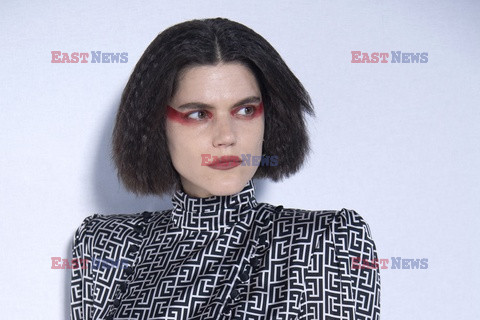 Goście na Tygodniu Mody w Paryżu - lato 2022